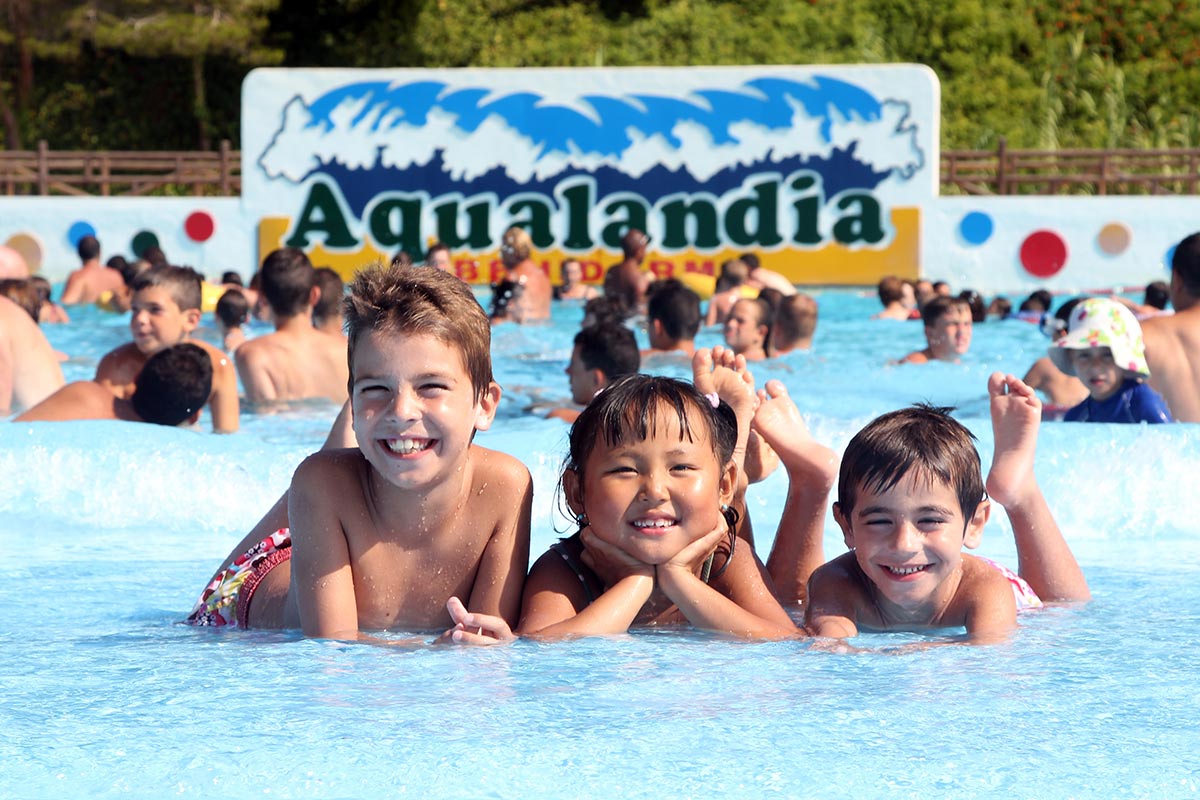 Piscina De Olas Entrades I Promocions A Aqualandia Benidorm